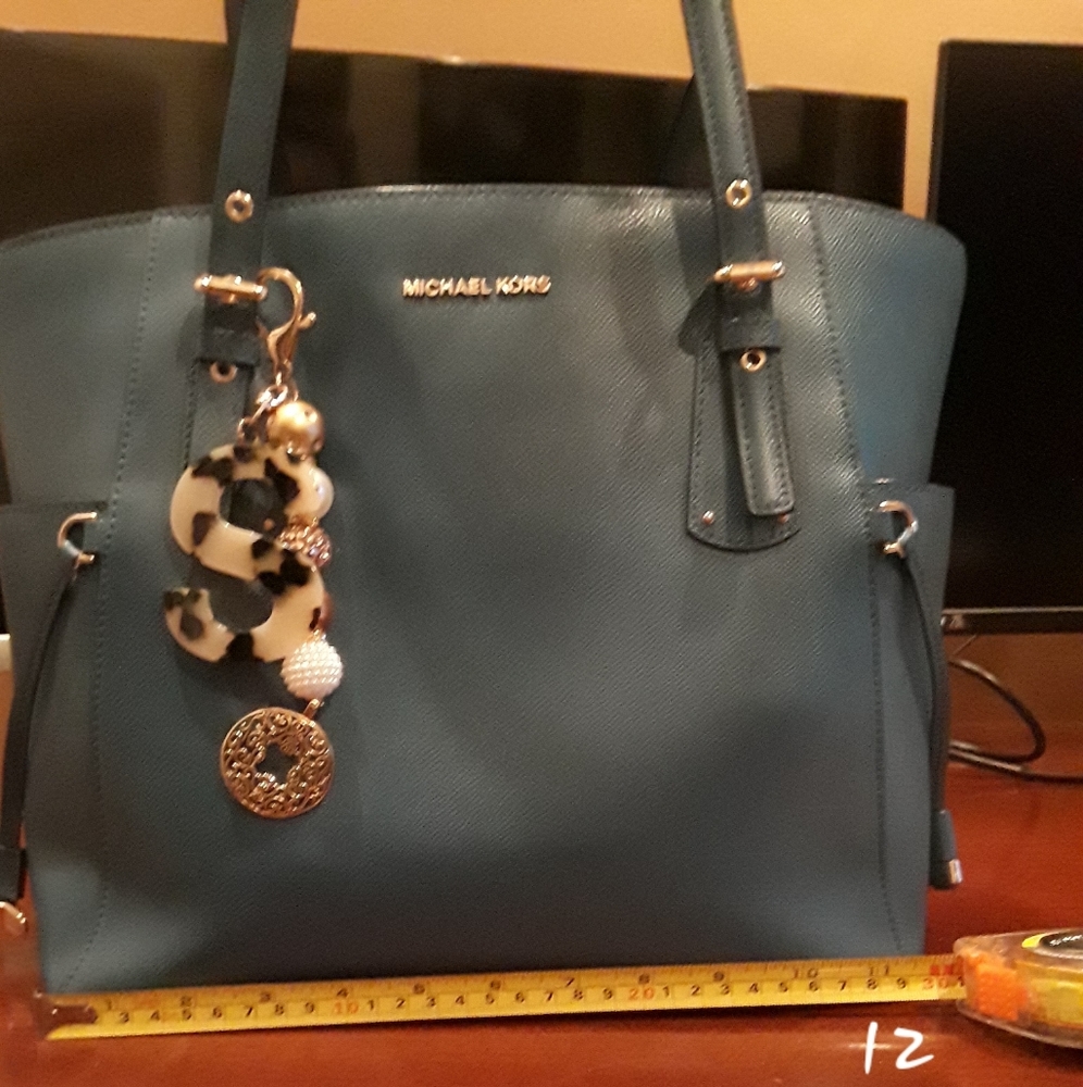 Michael Kors East West Voyager Tote Bag - Picture 5 of 16